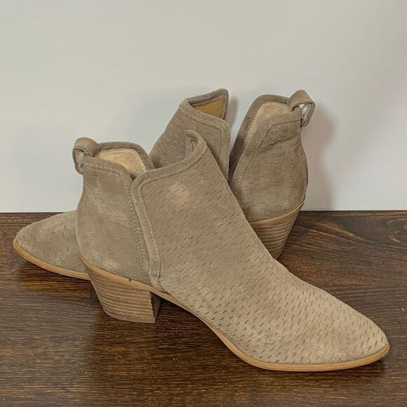 Lucky brand loria leather bootie size 7 1/2 - Picture 1 of 9